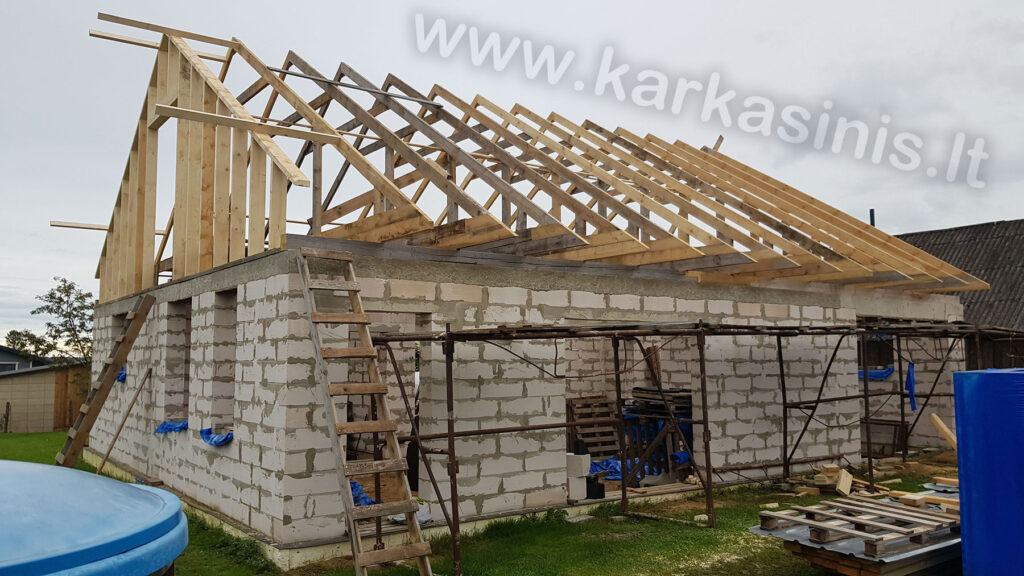 Medinės stogo konstrukcijos gaminimas ir montavimas